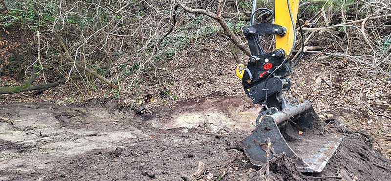 Reprofilage des berges Opération de curage et de reprofilage